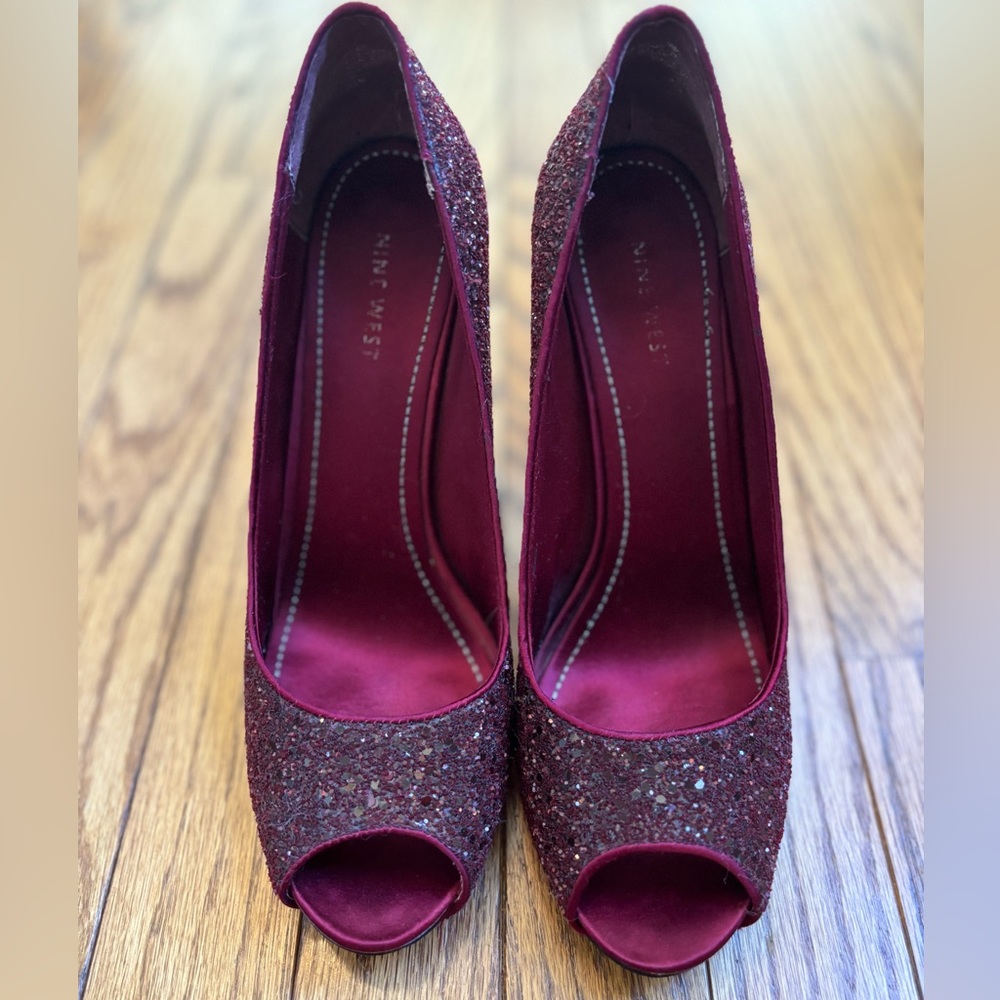 Women’s Nine West Dark Burgundy Glitter High Heels Size 8.5M
